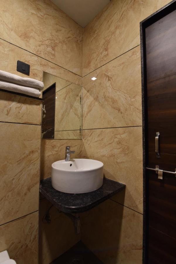 Hotel Dosa Plaza Udajpur Zewnętrze zdjęcie