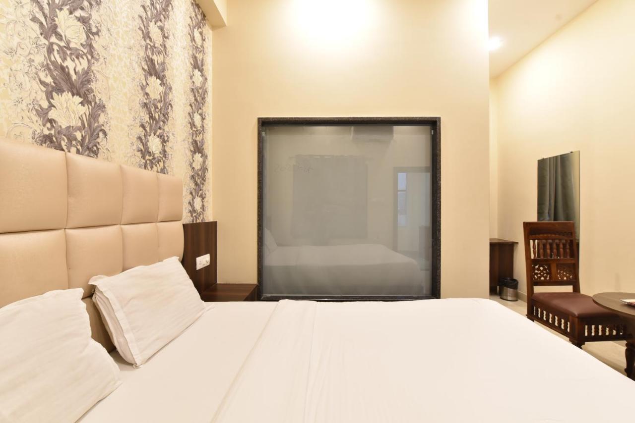 Hotel Dosa Plaza Udajpur Zewnętrze zdjęcie