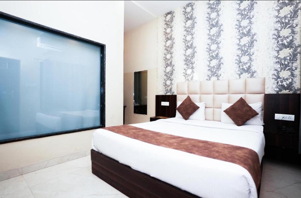 Hotel Dosa Plaza Udajpur Zewnętrze zdjęcie
